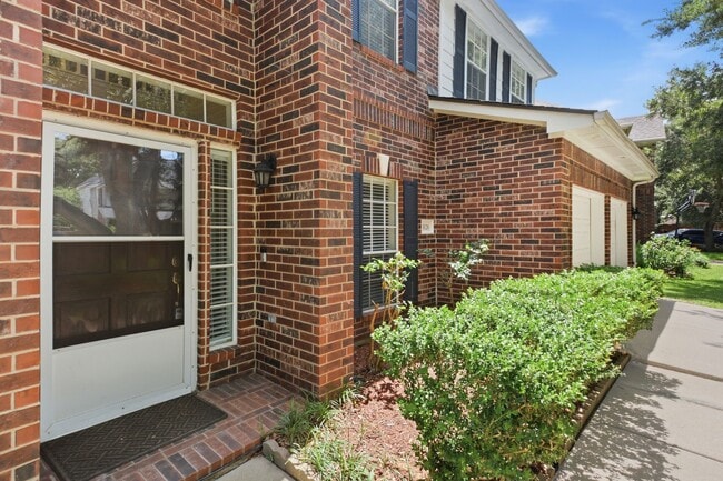 Building Photo - 3126 Waters View Dr