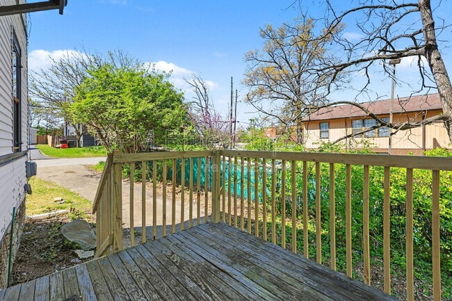 Building Photo - 2220 Salvador St