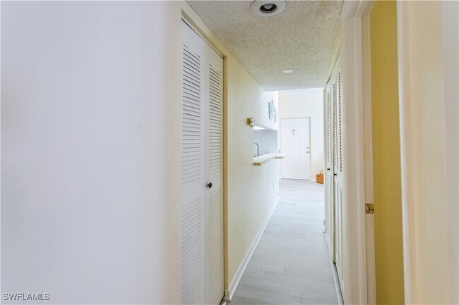 Building Photo - 9540 Green Cypress Ln