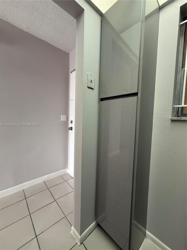 Building Photo - 6820 W Flagler St