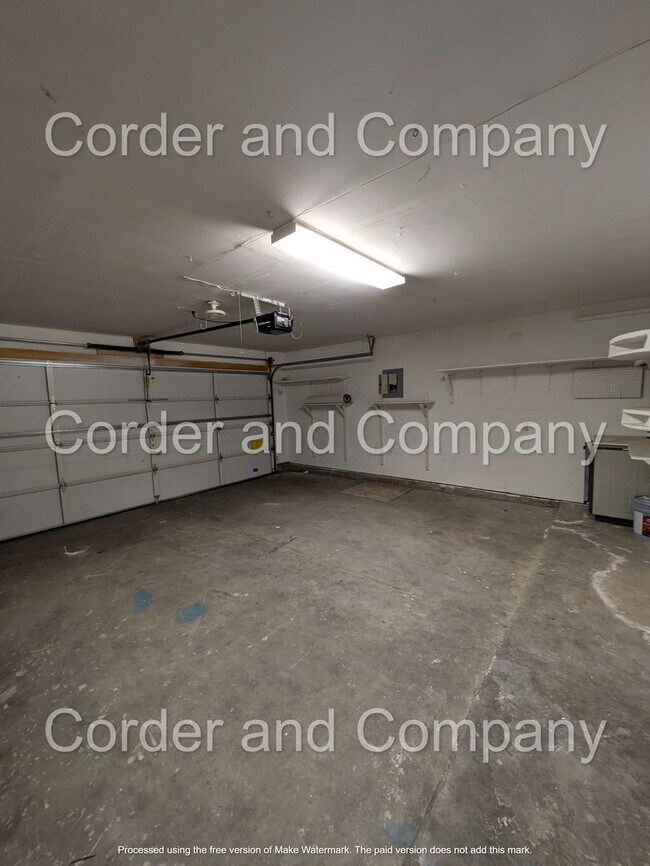 Building Photo - Beautiful & Cozy 3 Bedroom 2.5 Bathroom 1,760 Sq.Ft 2 Story Townhome