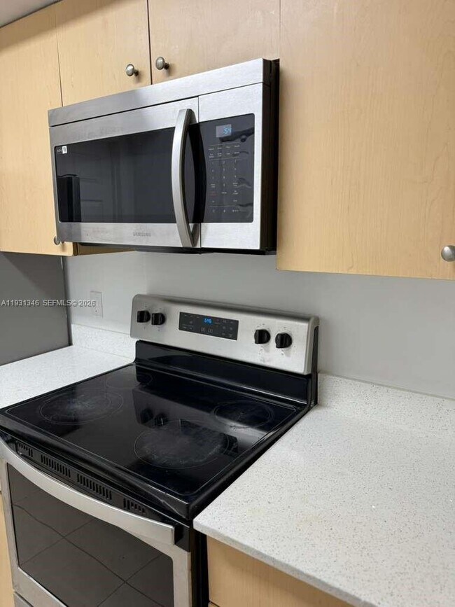 Building Photo - 2494 Centergate Dr