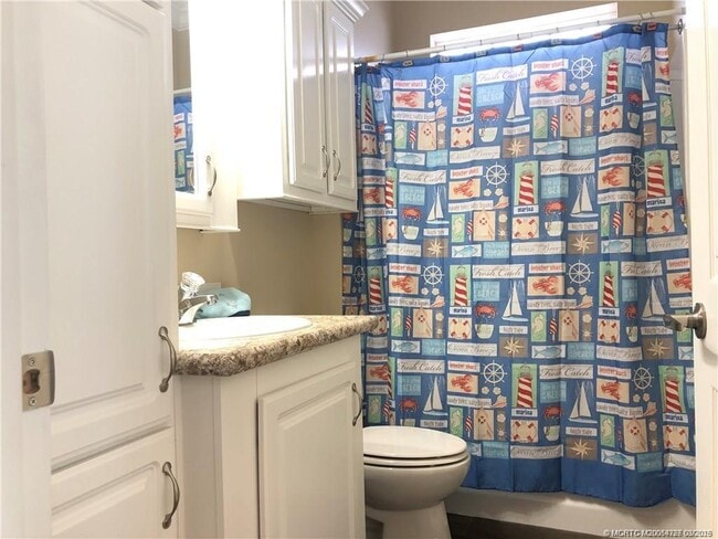 Building Photo - 163 NE Buoy Dr