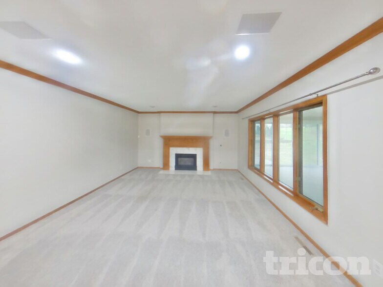 Building Photo - 12320 43rd Ave N