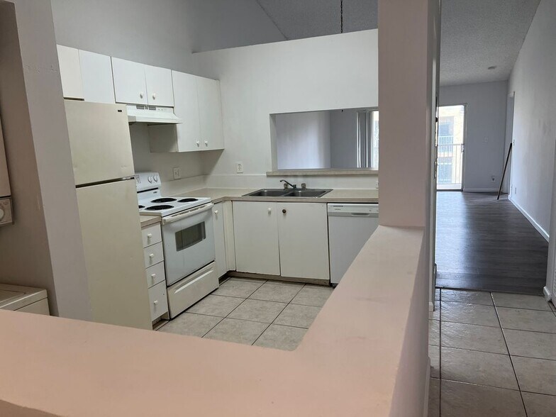 Building Photo - 2451 NW 56th Ave
