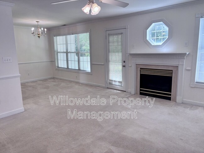Building Photo - 138 Grande Meadow Way