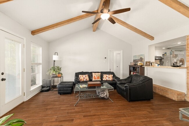 Building Photo - 9262 Friendship Rd