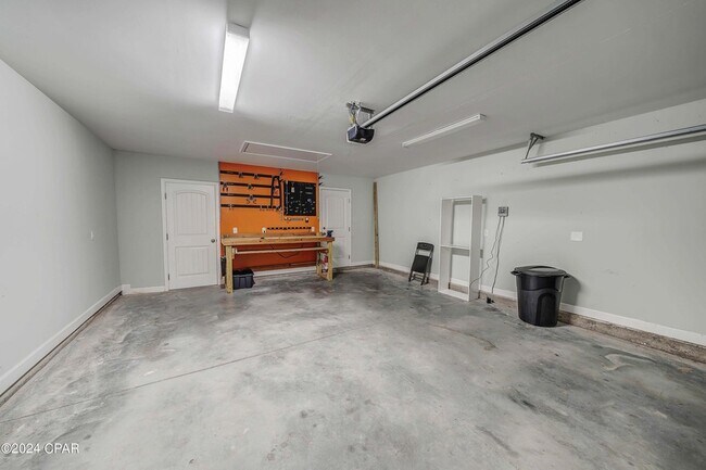 Building Photo - 205 Woodlawn Ct