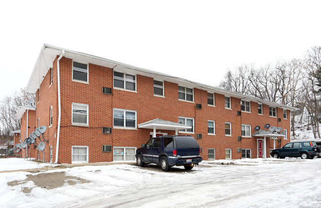 Primary Photo - 2620-2650 Caprice Ave NW