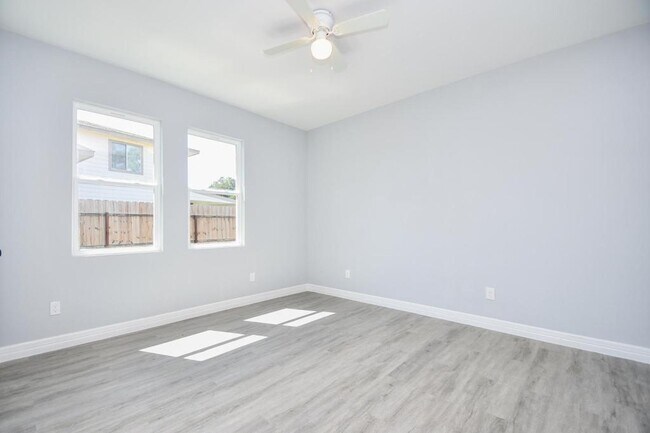 Building Photo - 10322 Rancho Bernardo Ln