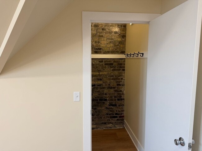 Building Photo - 815 E Locust St