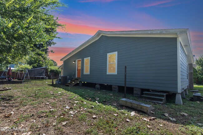 Building Photo - 514 Voorhies St