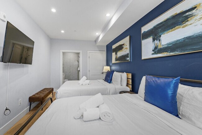 Building Photo - 1011 Bennington St