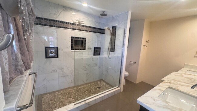 Building Photo - 15028 N 48th Way