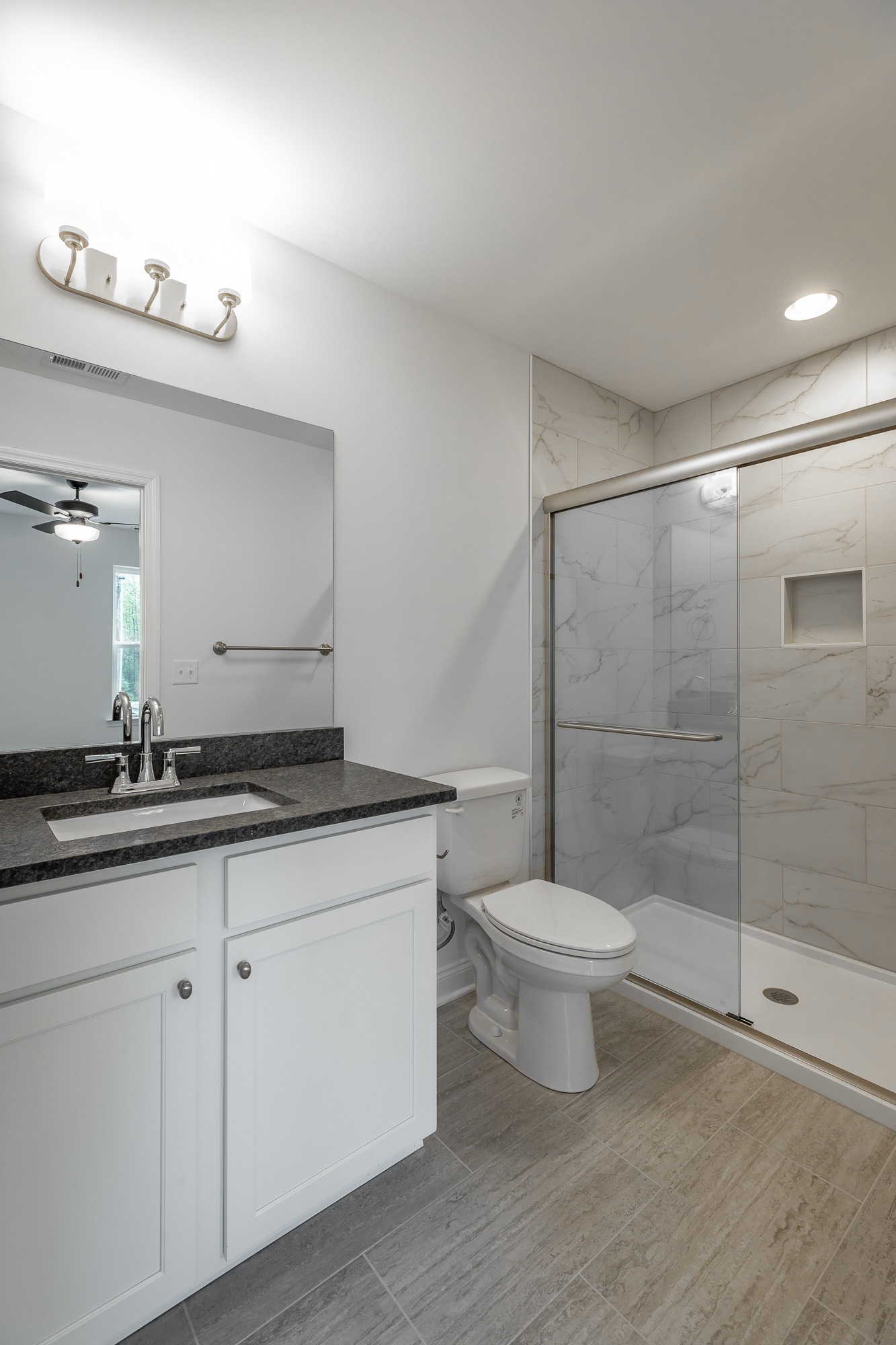 Building Photo - 5559 Stream Ln