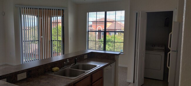 Building Photo - Serenata - 307