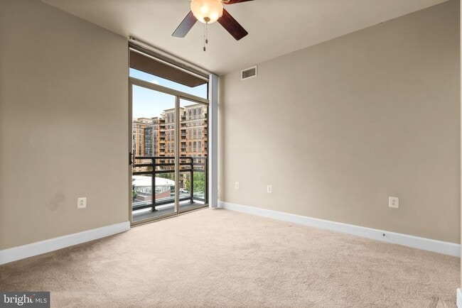 Building Photo - 3600 S Glebe Rd