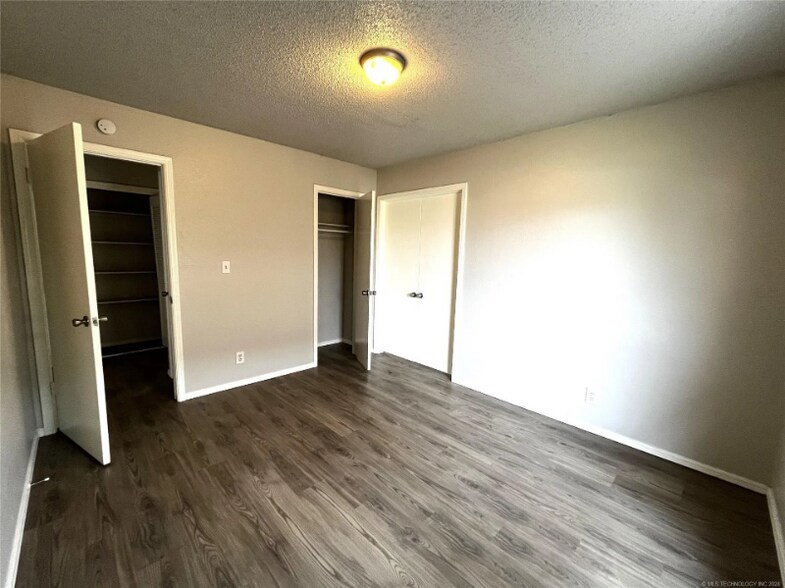 Building Photo - 8304 E 65th Pl