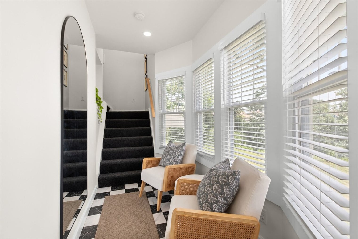 Building Photo - 221 Ardmore Dr