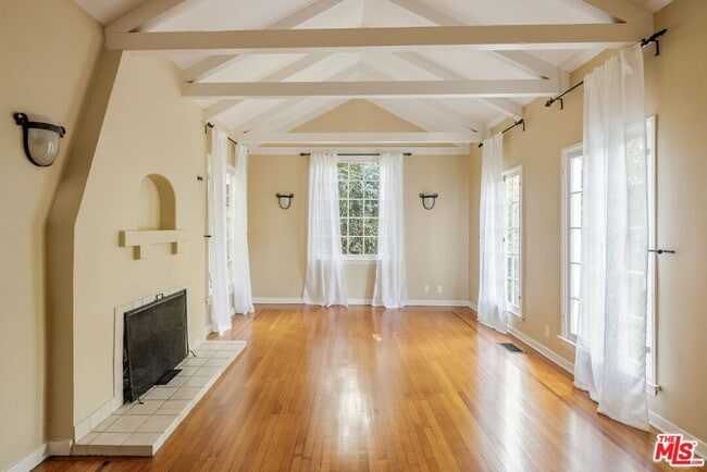 Building Photo - 8330 Lookout Mountain Ave