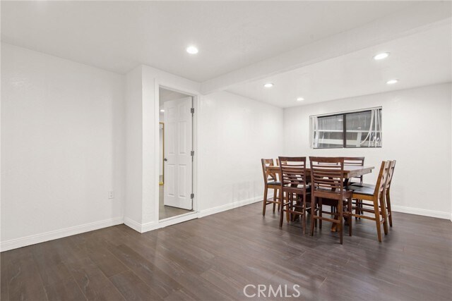 Building Photo - 55305 S Circle Dr