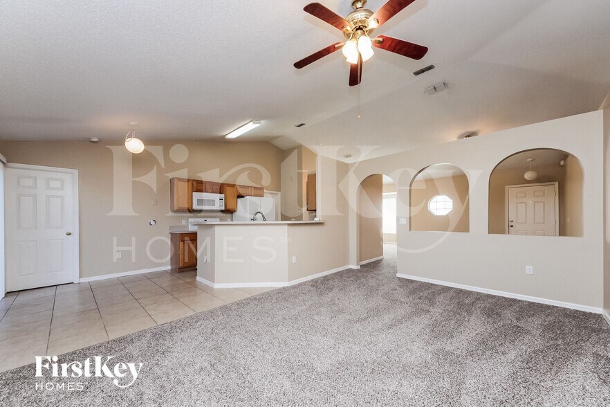 Building Photo - 917 Delano Ct