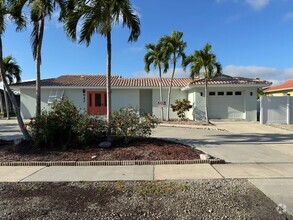 Building Photo - 2 Bed Marco Island Waterfront Home for Rent