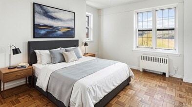 Building Photo - 210 Pelham Rd