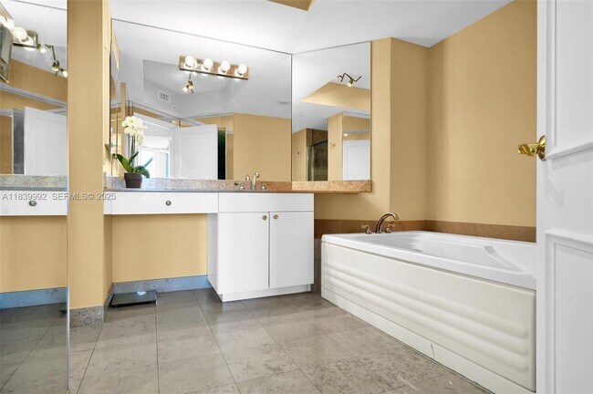 Building Photo - 4779 Collins Ave