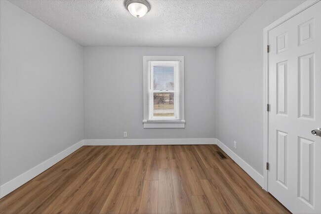 Building Photo - 2956 Central Ave - $1,250/mo.