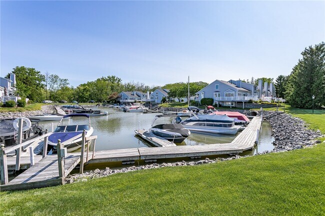 Building Photo - 72 Windward Way