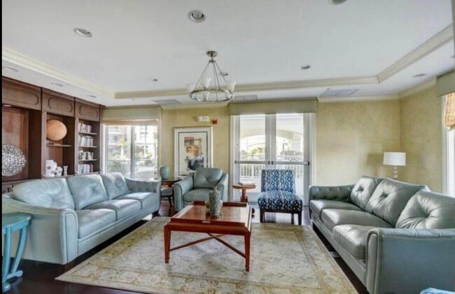 Building Photo - 802 W Windward Way