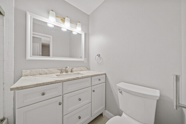 Building Photo - 26 Briarwood Rd