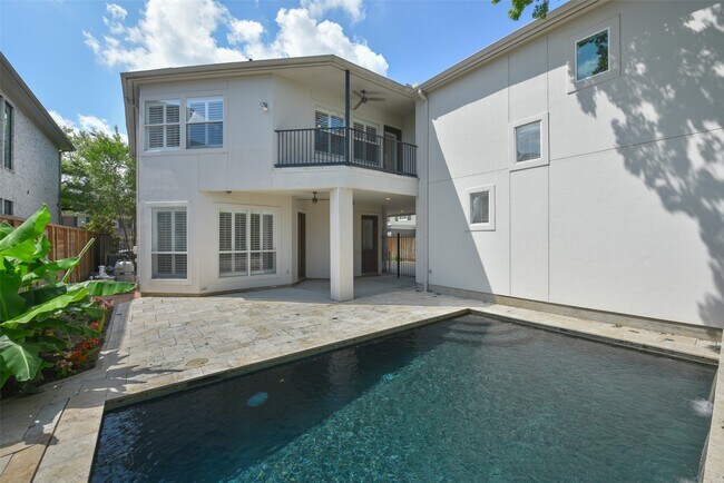 Building Photo - 3724 Wroxton Rd