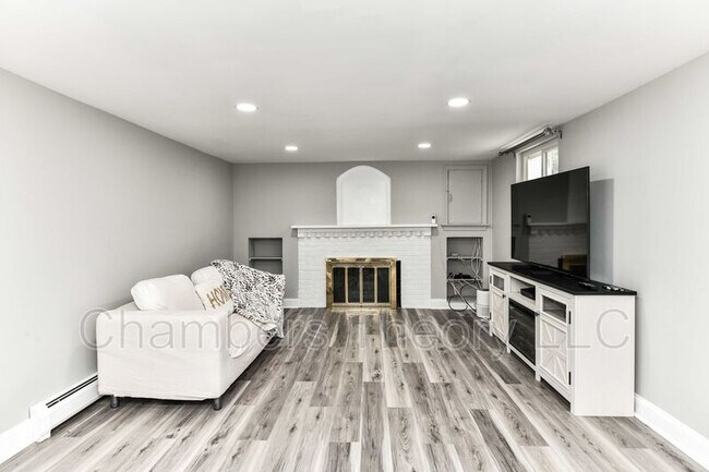 Building Photo - 3529 Woodburn Rd