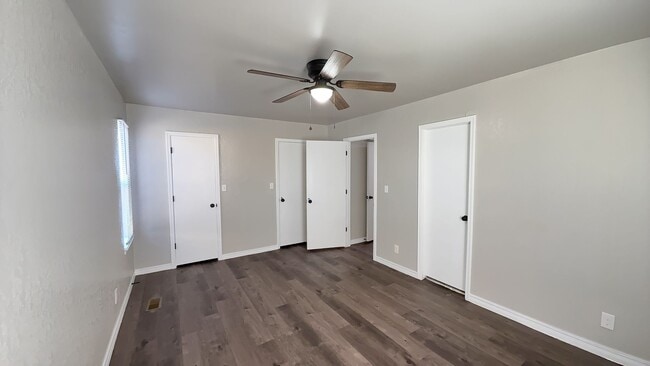 Building Photo - Welcome to this newly remodeled gem located in the heart of Tulsa!