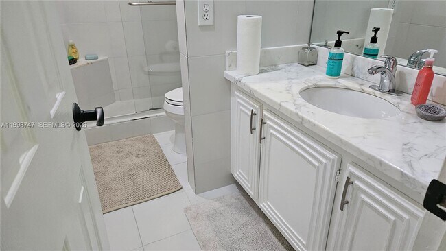 Building Photo - 16446 NE 27th Pl