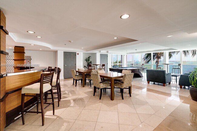 Building Photo - 1155 Brickell Bay Dr