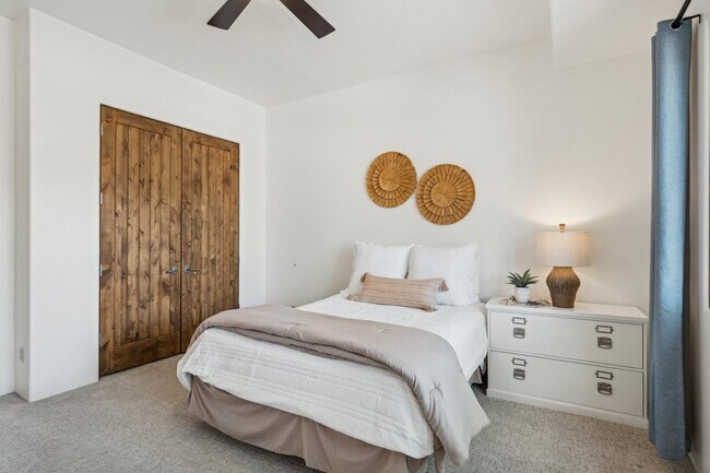 Building Photo - 7701 E Golden Eagle Cir