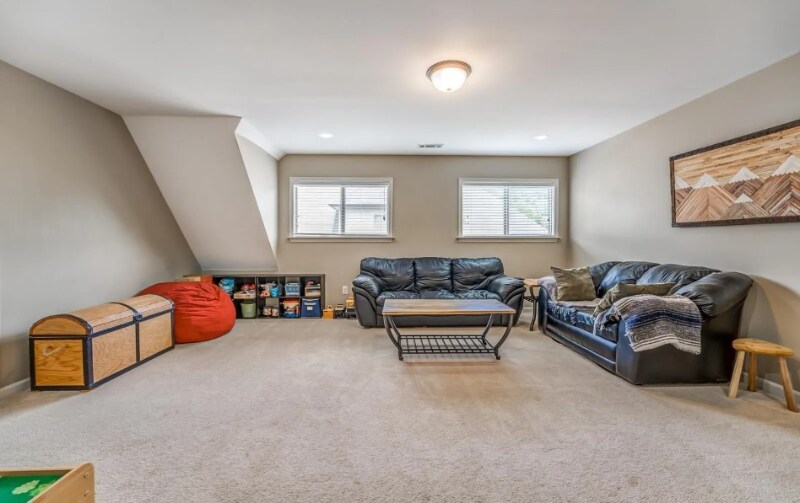 Building Photo - 10165 Carly Dr