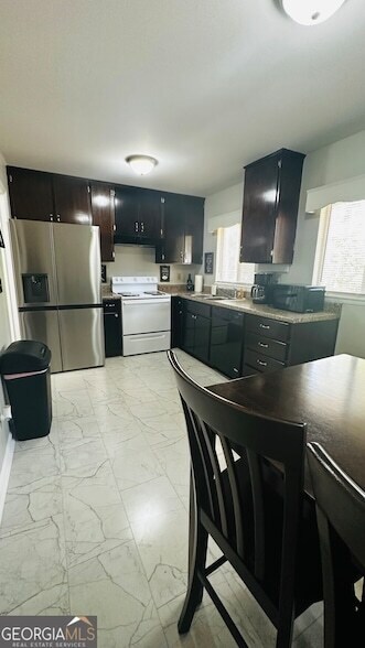 Building Photo - 1613 Apple Valley Dr