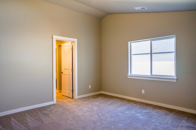 Building Photo - 3 CAR GARAGE