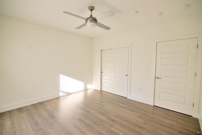 Building Photo - 2213 Poquito St