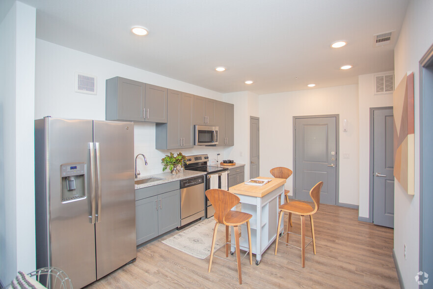 1BR, 1BA - 653SF - A1 - The Jane at Preston Trail