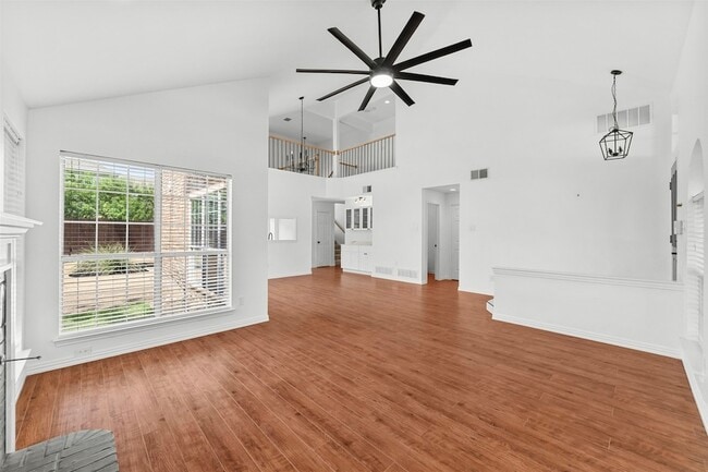 Building Photo - 4709 Thorntree Dr