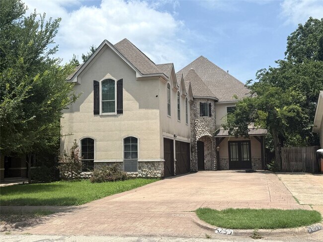 Building Photo - 5235 Willis Ave