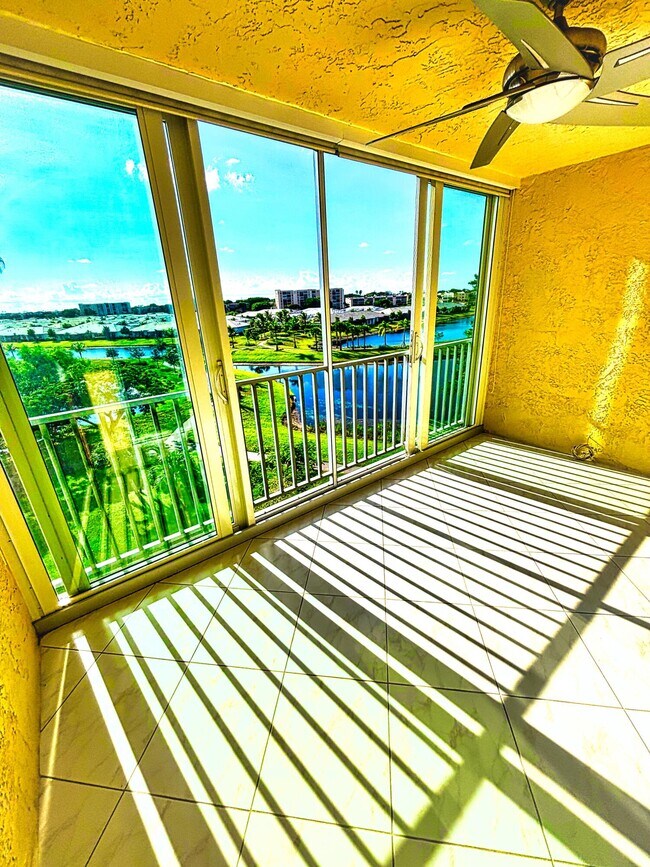 Building Photo - 14623 Bonaire Blvd