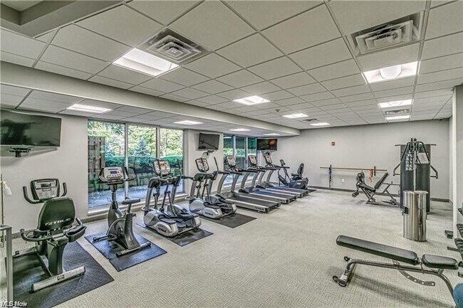 Building Photo - 612 Acacia Cir