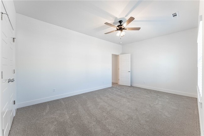 Building Photo - 6306 SW Luna Ln