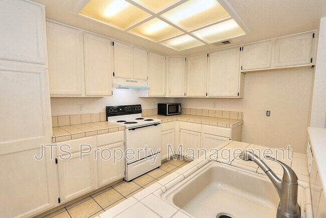 Building Photo - 7733 Temwoods Way